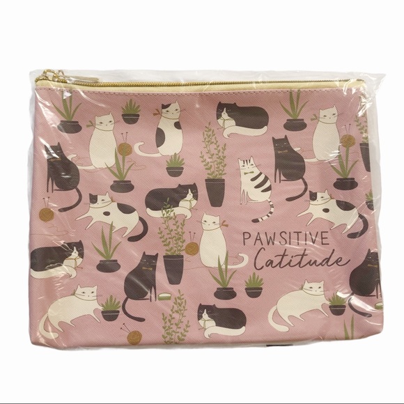 Karma Gifts set cat makeup bag/eyeglass case/socks NWT - Picture 4 of 12